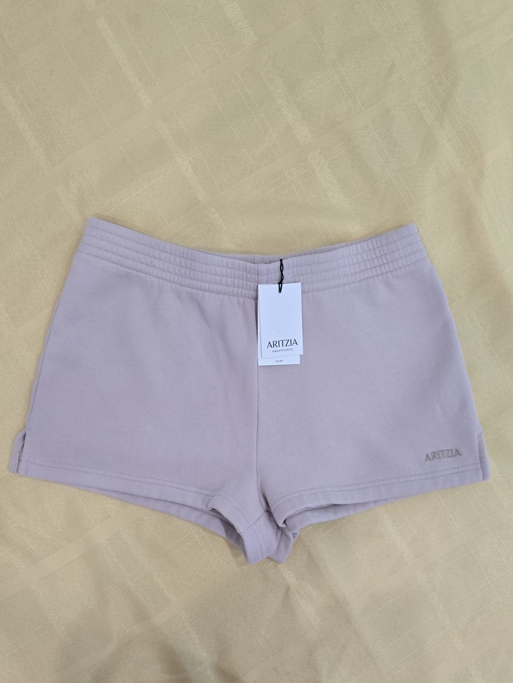 Aritzia Perfect Micro Sweatfleece Shorts - Marcona Beige - M - Picture 2 of 8